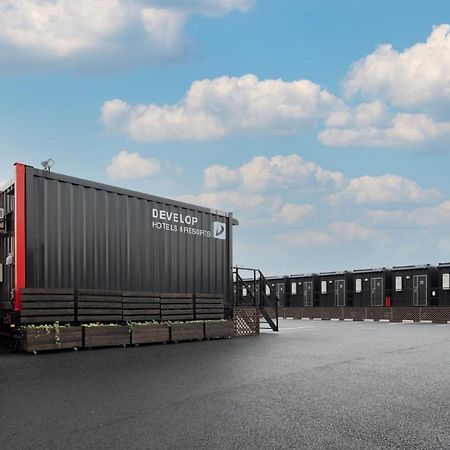 Hotel R9 The Yard Futtsu Екстериор снимка